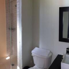 Отель Grupo Kings Suites Magnolia Мехико ванная фото 2