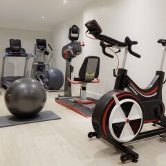 Отель Hilton London Angel Islington фитнесс-зал фото 2