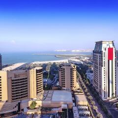 Отель One Perfect Stay - Royal Oceanic Tower пляж