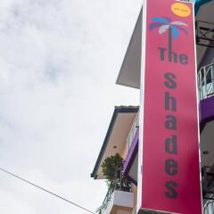 Отель The Shades Boutique Hotel Patong Phuket Таиланд, Патонг - отзывы, цены и фото номеров - забронировать отель The Shades Boutique Hotel Patong Phuket онлайн парковка