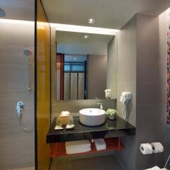 Отель Ibis Styles Bangkok Sukhumvit Phra Khanong Бангкок ванная