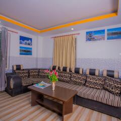 Отель OYO 243 Saypatri Guest House Непал, Катманду - отзывы, цены и фото номеров - забронировать отель OYO 243 Saypatri Guest House онлайн комната для гостей