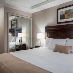 Отель Regency Suites Hotel Канада, Калгари - отзывы, цены и фото номеров - забронировать отель Regency Suites Hotel онлайн комната для гостей фото 5