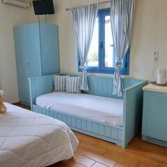 Отель Saronis Hotel Греция, Агистри - отзывы, цены и фото номеров - забронировать отель Saronis Hotel онлайн комната для гостей фото 3
