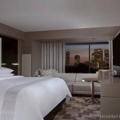Отель Beverly Hills Marriott комната для гостей фото 2