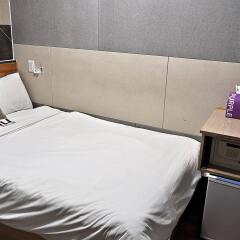 Отель D.H Sinchon Guesthouse Южная Корея, Сеул - отзывы, цены и фото номеров - забронировать отель D.H Sinchon Guesthouse онлайн комната для гостей фото 5