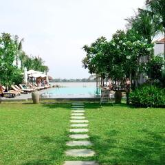 Отель Vinh Hung Emerald Resort бассейн