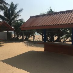 Отель Bawana Beach House парковка