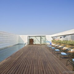 Отель NH Collection Barcelona Constanza Испания, Барселона - 8 отзывов об отеле, цены и фото номеров - забронировать отель NH Collection Barcelona Constanza онлайн бассейн фото 3
