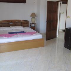 Апартаменты Patong Studio Apartments комната для гостей фото 2