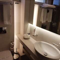 Отель Coral Hotel Athens Греция, Афины - 2 отзыва об отеле, цены и фото номеров - забронировать отель Coral Hotel Athens онлайн ванная