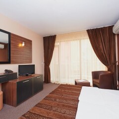Отель Family Hotel Coral Болгария, Поморие - отзывы, цены и фото номеров - забронировать отель Family Hotel Coral онлайн комната для гостей фото 5
