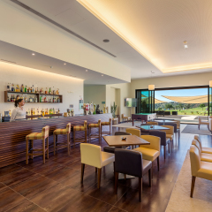 Отель Morgado Golf & Country Club гостиничный бар
