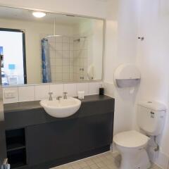 Отель Base Backpackers Brisbane Uptown - Hostel Австралия, Брисбен - отзывы, цены и фото номеров - забронировать отель Base Backpackers Brisbane Uptown - Hostel онлайн ванная