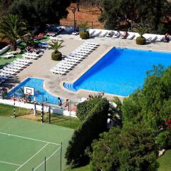Отель Janelas do Mar Apartamentos Turisticos Португалия, Албуфейра - отзывы, цены и фото номеров - забронировать отель Janelas do Mar Apartamentos Turisticos онлайн спортивное сооружение