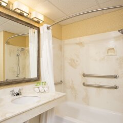 Отель Holiday Inn Express & Suites Gahanna/Columbus Airport E США, Гаханна - отзывы, цены и фото номеров - забронировать отель Holiday Inn Express & Suites Gahanna/Columbus Airport E онлайн ванная