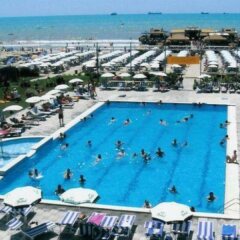 Hotel Leonardo пляж