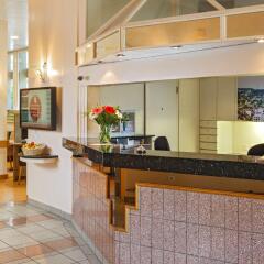 Отель Welcome Inn Швейцария, Клотен - 1 отзыв об отеле, цены и фото номеров - забронировать отель Welcome Inn онлайн интерьер отеля