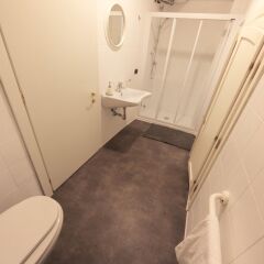 Отель Dopa Hostel Италия, Болонья - отзывы, цены и фото номеров - забронировать отель Dopa Hostel онлайн ванная