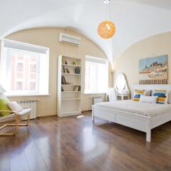 Гостиница Emperoom near Summer Garden в Санкт-Петербурге отзывы, цены и фото номеров - забронировать гостиницу Emperoom near Summer Garden онлайн Санкт-Петербург комната для гостей фото 2