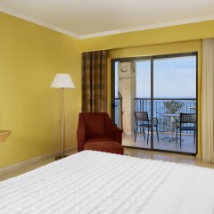 Отель Malta Marriott Hotel & Spa Мальта, Баллута-бей - отзывы, цены и фото номеров - забронировать отель Malta Marriott Hotel & Spa онлайн комната для гостей фото 4