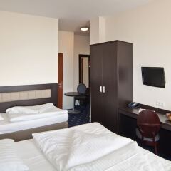 Отель Novum Hotel Continental Hamburg Hauptbahnhof Германия, Гамбург - отзывы, цены и фото номеров - забронировать отель Novum Hotel Continental Hamburg Hauptbahnhof онлайн сейф в номере