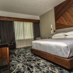 Отель Grand Fiesta Americana Guadalajara Country Club сейф в номере