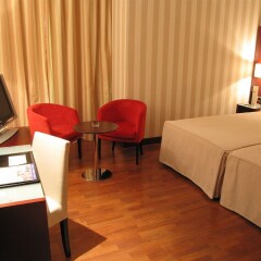 Zenit Borrell Hotel сейф в номере