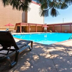 Отель Quality Inn & Suites Denver Stapleton бассейн фото 3