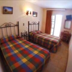 Отель Hostal Cuevas Испания, Фуэнхирола - отзывы, цены и фото номеров - забронировать отель Hostal Cuevas онлайн комната для гостей фото 5