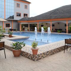 Warri Wetland Hotel бассейн фото 3