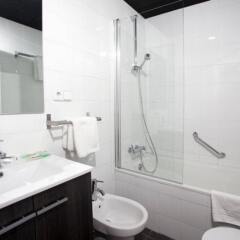 Отель Barna House Hotel Испания, Барселона - 9 отзывов об отеле, цены и фото номеров - забронировать отель Barna House Hotel онлайн ванная фото 2