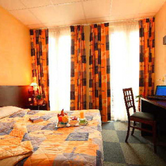 Отель Kyriad Centre Gare Ницца сейф в номере