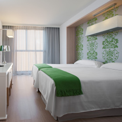 DoubleTree by Hilton Hotel Girona комната для гостей
