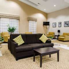 Отель Sleep Inn & Suites And Conference Center комната для гостей