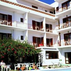 Отель Hostal Anibal Испания, Сан-Антони-де-Портмань - отзывы, цены и фото номеров - забронировать отель Hostal Anibal онлайн