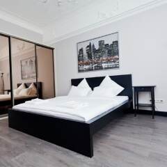 Апартаменты LUXKV Apartment on Zemlyanoy Val 52 комната для гостей фото 2