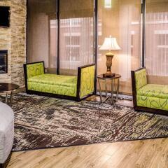 Отель Comfort Inn Downtown Charleston комната для гостей фото 2
