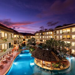 Отель Patong Paragon Resort & Spa бассейн