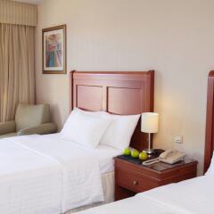 Отель Courtyard by Marriott Tbilisi Грузия, Тбилиси - 5 отзывов об отеле, цены и фото номеров - забронировать отель Courtyard by Marriott Tbilisi онлайн комната для гостей