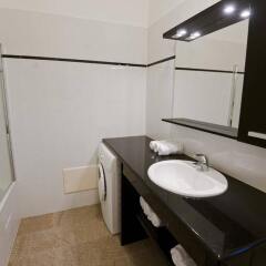 Отель Grand Market Luxury Apartments Венгрия, Будапешт - отзывы, цены и фото номеров - забронировать отель Grand Market Luxury Apartments онлайн ванная