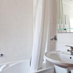 Отель Мини-отель Residencial Colombo Португалия, Фуншал - 1 отзыв об отеле, цены и фото номеров - забронировать отель Мини-отель Residencial Colombo онлайн ванная