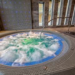 Отель Bonvital Wellness & Gastro Hotel Hévíz - Adults Only Венгрия, Хевиз - 1 отзыв об отеле, цены и фото номеров - забронировать отель Bonvital Wellness & Gastro Hotel Hévíz - Adults Only онлайн бассейн фото 2