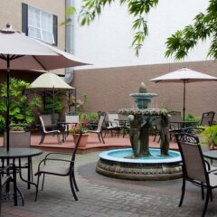 Отель Quality Inn Downtown Inner Harbour Канада, Виктория - отзывы, цены и фото номеров - забронировать отель Quality Inn Downtown Inner Harbour онлайн