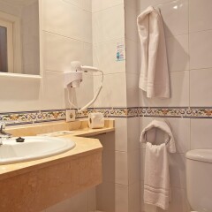Cala Ferrera Hotel ванная фото 2