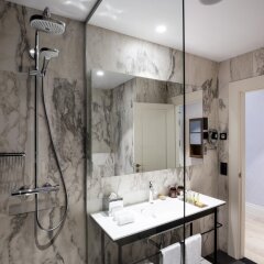 Отель DoubleTree by Hilton Madrid-Prado ванная фото 2
