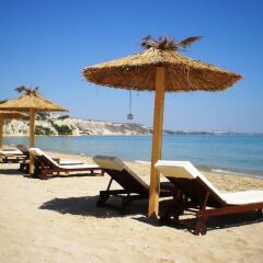 Отель Club Residence at BlackSeaRama Golf Болгария, Балчик - отзывы, цены и фото номеров - забронировать отель Club Residence at BlackSeaRama Golf онлайн пляж