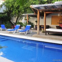 Hotel Petit Mercedes Puerto Vallarta бассейн фото 2