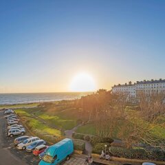 Отель Grand Seaview Apartment Великобритания, Хов - отзывы, цены и фото номеров - забронировать отель Grand Seaview Apartment онлайн пляж