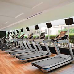 Отель Courtyard by Marriott Bangkok фитнесс-зал фото 2